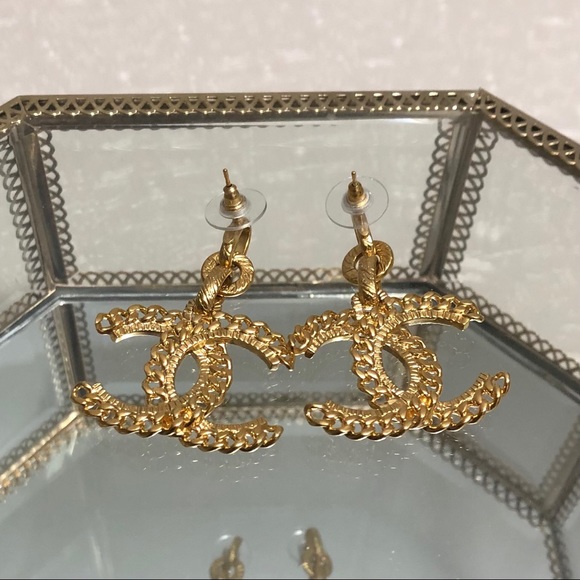 🚫SOLD🚫2020 XL Chanel Chain CC Logo Drop Earrings - Picture 4 of 9